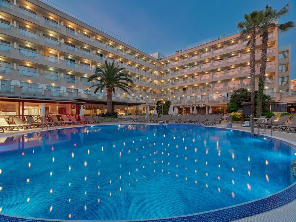 Hangulatos esti medence